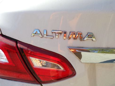 Used 2017 Nissan Altima 2.5 S w/ Power Driver Seat Package image 9