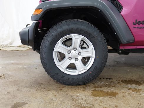 Used 2022 Jeep Wrangler Unlimited Sport AWD/4WD image 15