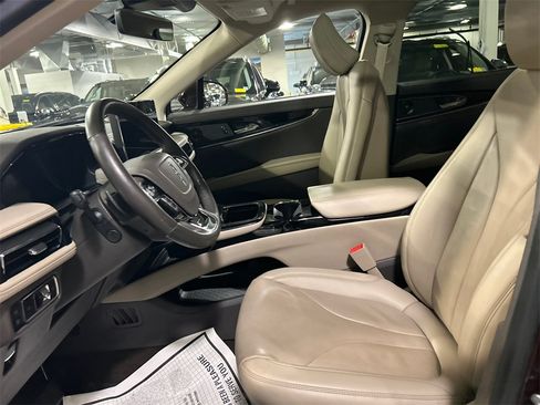 Used 2023 Lincoln Nautilus Reserve w/ Equipment Group 201A image 10