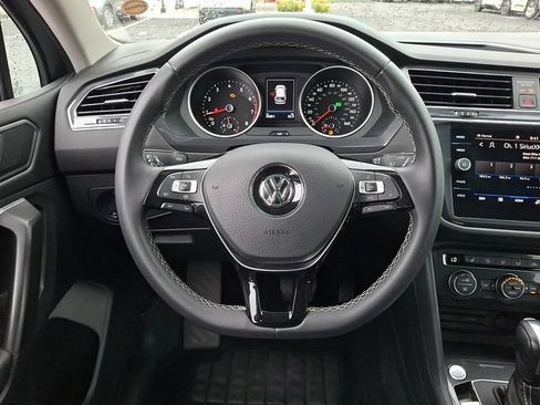 Used 2021 Volkswagen Tiguan SE w/ Panoramic Sunroof Package AWD/4WD image 20