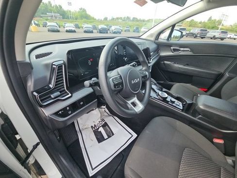 Used 2023 Kia Sportage LX AWD/4WD image 14