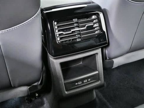 Certified 2025 Volkswagen ID.4 Pro RWD image 19