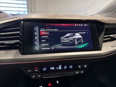 Used 2022 Audi Q4 e-tron Prestige AWD/4WD image 19
