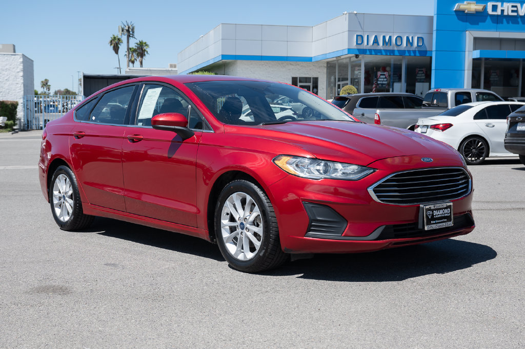 Used 2020 Ford Fusion SE FWD image 1