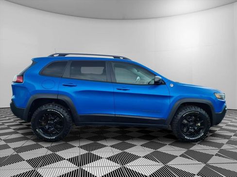 Used 2019 Jeep Cherokee Trailhawk w/ Cold Weather Group AWD/4WD image 30