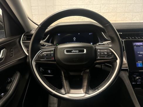 Used 2022 Jeep Grand Cherokee L Limited AWD/4WD image 17