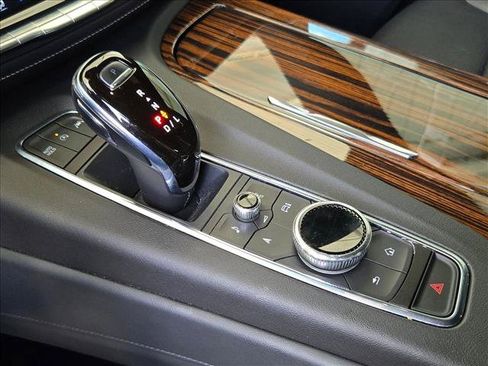 Used 2021 Cadillac Escalade Premium Luxury w/ Driver Assist Tech Package AWD/4WD image 17