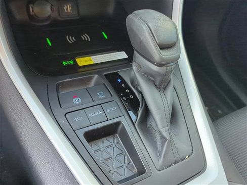 Used 2024 Toyota RAV4 LE FWD image 21