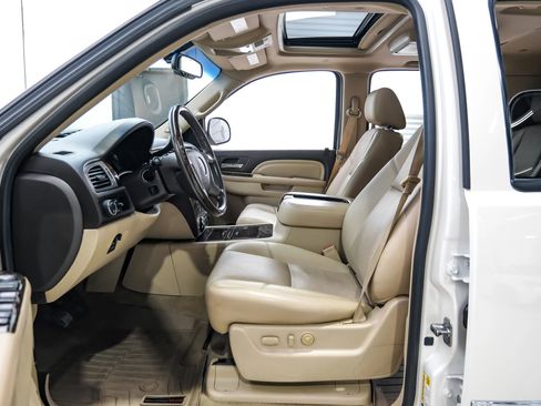Used 2014 GMC Yukon Denali RWD image 40
