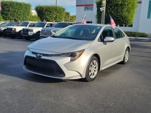 Used 2021 Toyota Corolla LE FWD image 6