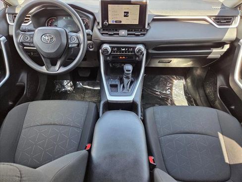 Used 2025 Toyota RAV4 XLE FWD image 16