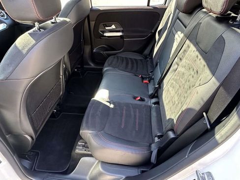 Used 2023 Mercedes-Benz GLB 250 image 17