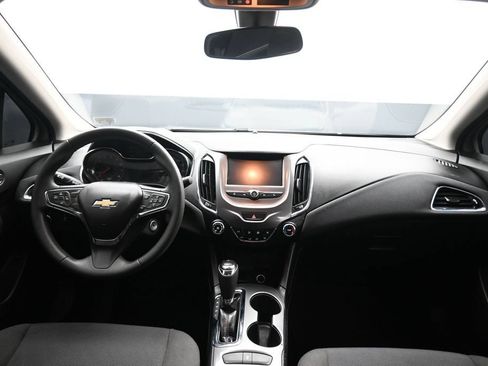 Used 2018 Chevrolet Cruze LT FWD image 35