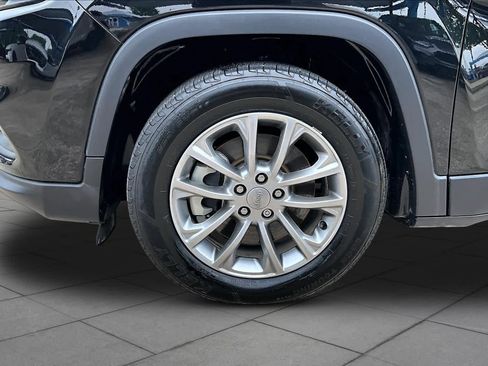 Used 2022 Jeep Cherokee Latitude Lux FWD image 11