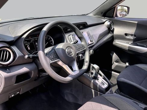 Used 2019 Nissan Kicks SV FWD image 16