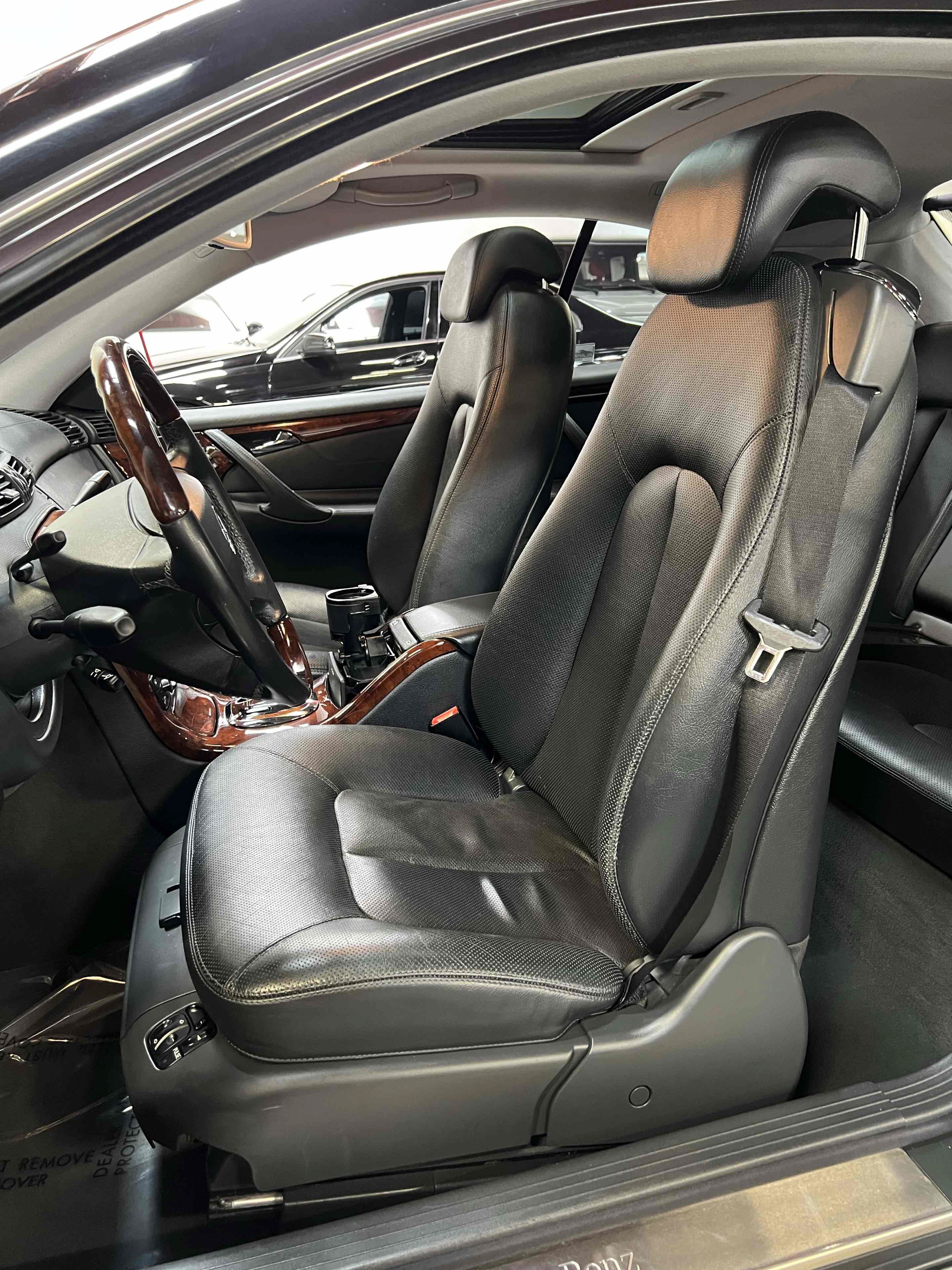 Used 2002 Mercedes-Benz CL 500 image 4