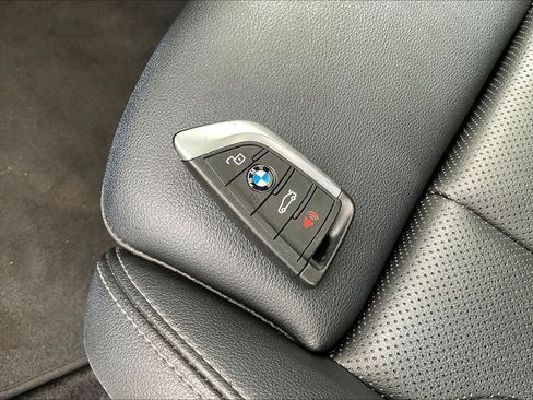 Used 2025 BMW 330i Sedan RWD image 19