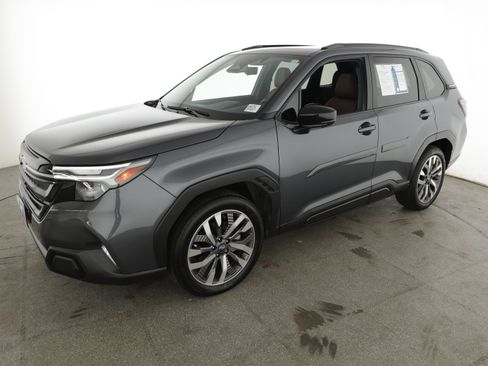 Used 2025 Subaru Forester Touring image 3