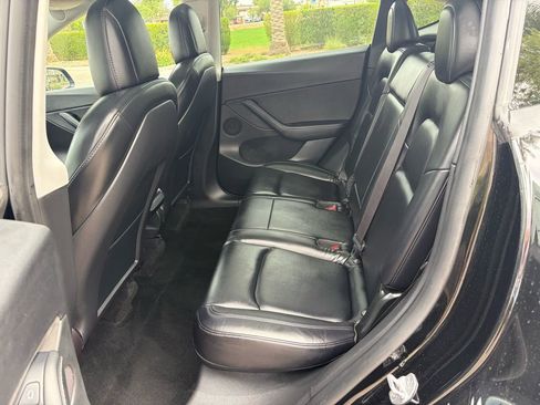 Used 2022 Tesla Model Y Long Range AWD/4WD image 10