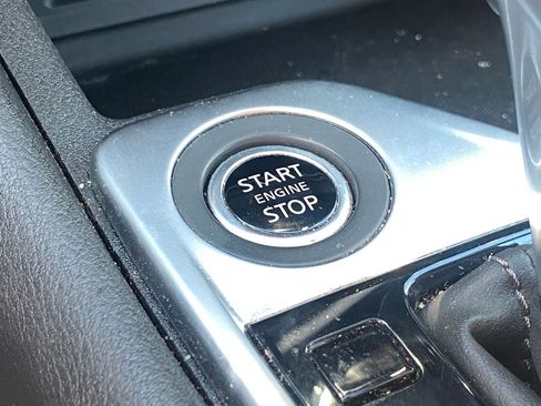 Used 2025 Nissan Sentra SV FWD image 9