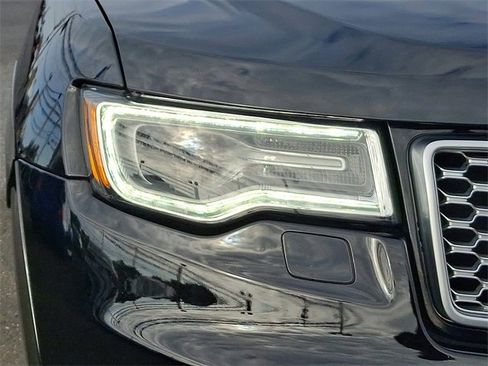 Used 2018 Jeep Grand Cherokee Summit image 9