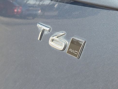 Used 2021 Volvo XC90 T6 Momentum w/ Advanced Package image 8