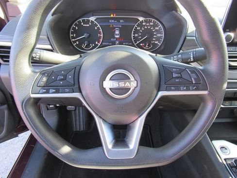 Used 2024 Nissan Altima 2.5 SV FWD image 26