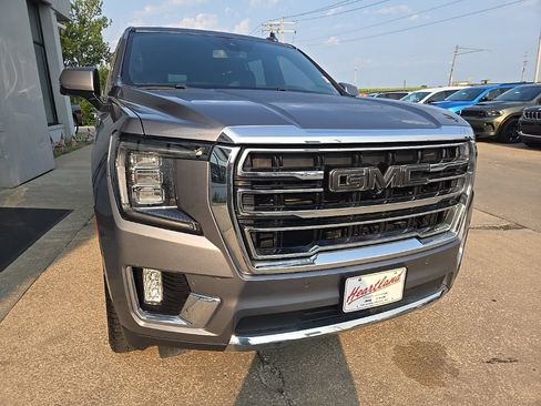 Used 2021 GMC Yukon SLT w/ SLT Premium Package AWD/4WD image 15