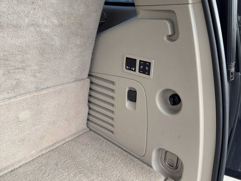 Used 2015 Cadillac Escalade Luxury image 40