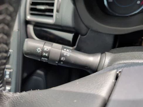 Used 2017 Subaru Forester 2.5i Touring AWD/4WD image 26