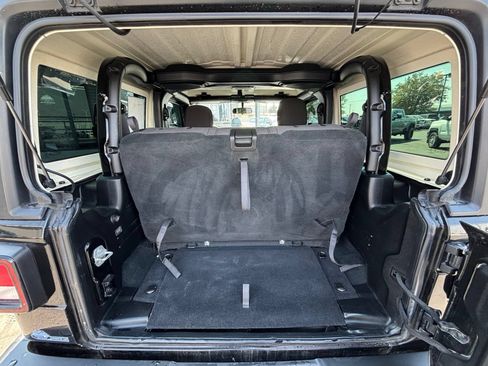 Used 2022 Jeep Wrangler Sport AWD/4WD image 10