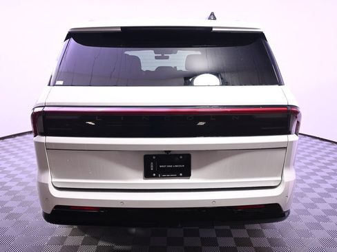 New 2026 Lincoln Navigator L Reserve AWD/4WD image 5