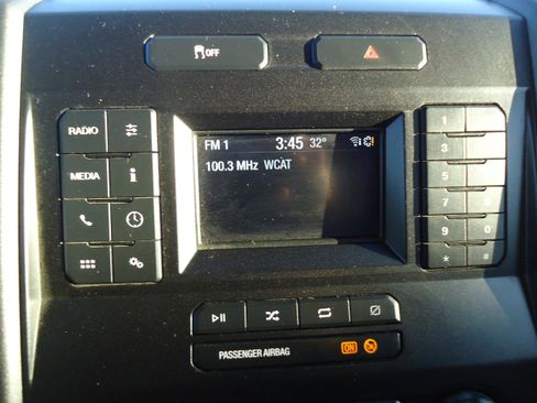 Used 2021 Ford F350 XL w/ Power Equipment Group image 19