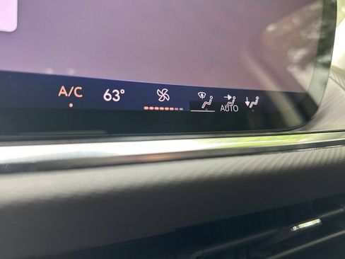 Used 2024 Buick Envision Preferred AWD/4WD image 28