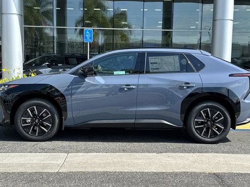 New 2026 Subaru Solterra AWD/4WD image 7