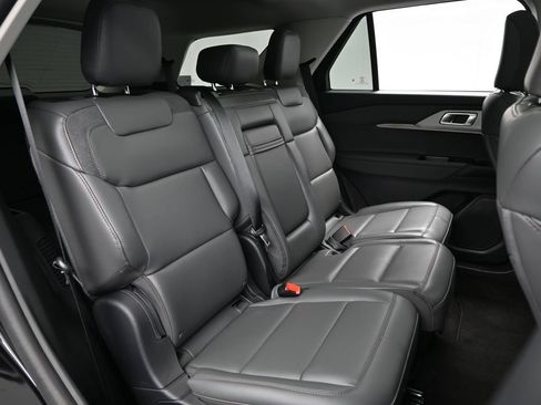 New 2025 Ford Explorer Active w/ Active Comfort Package AWD/4WD image 37