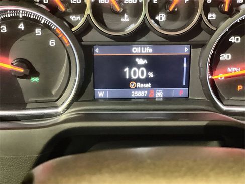 Used 2022 Chevrolet Silverado 1500 LT image 12