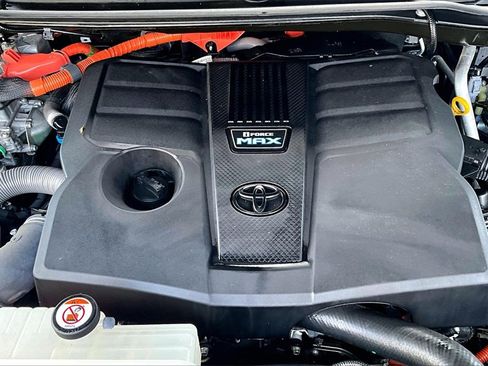 Used 2023 Toyota Sequoia Platinum image 32