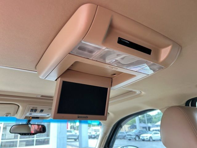 Used 2012 Chevrolet Suburban LTZ AWD/4WD image 27