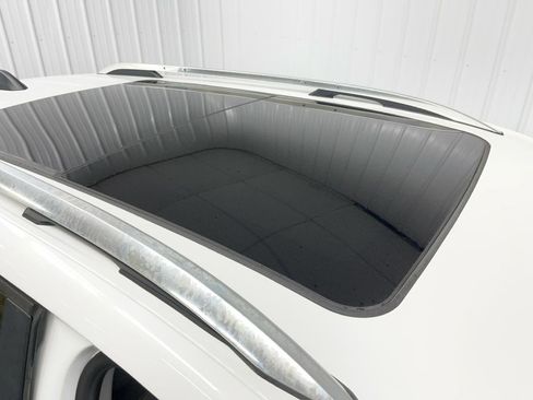 Used 2021 Chevrolet Equinox LT image 11