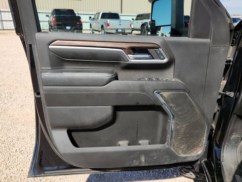 Used 2024 Chevrolet Silverado 3500 LT w/ Convenience Package image 12