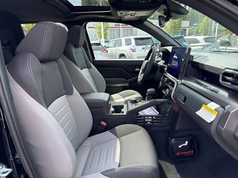 New 2025 Toyota Tacoma TRD Off-Road image 22