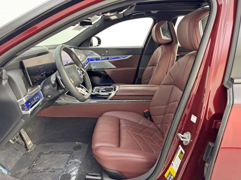 Used 2024 BMW i7 xDrive60 image 18