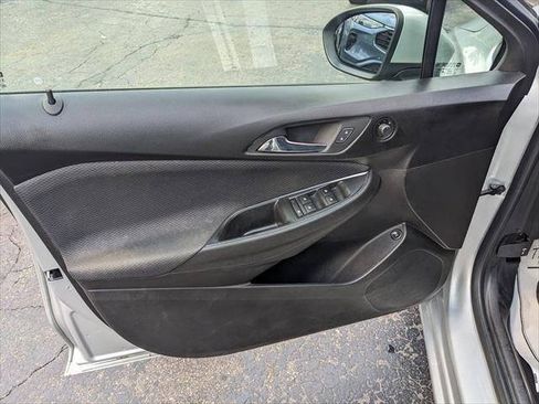 Used 2018 Chevrolet Cruze LS FWD image 10