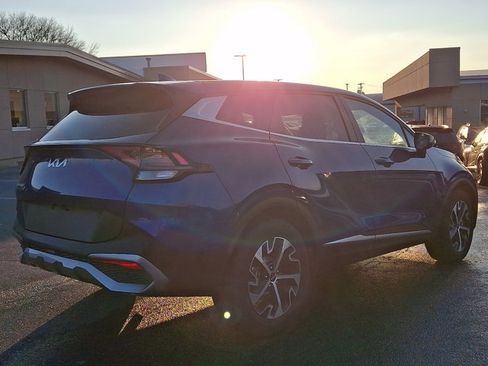 Used 2023 Kia Sportage EX image 4