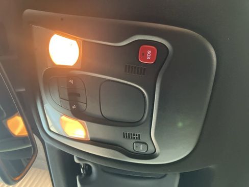 Used 2022 Jeep Renegade Altitude w/ Convenience Group image 21