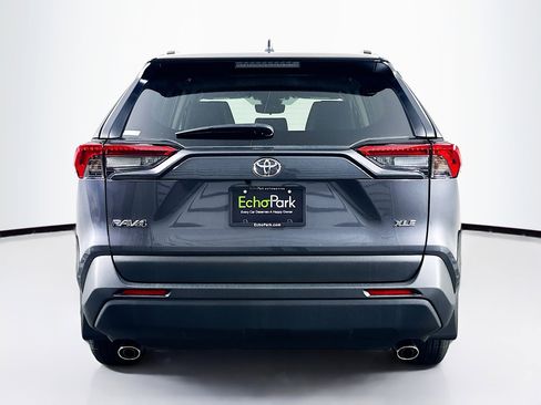 Used 2025 Toyota RAV4 XLE w/ Convenience Package image 7