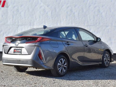 Used 2018 Toyota Prius Prime Premium image 5
