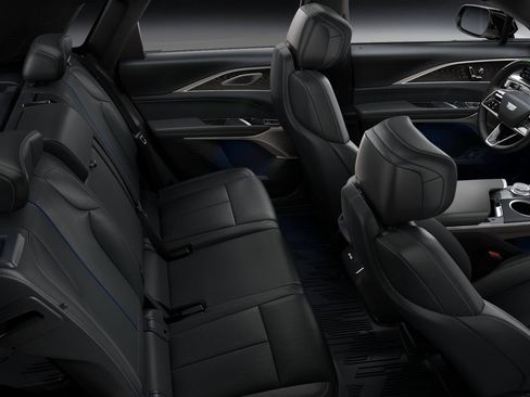 New 2024 Cadillac Lyriq Luxury w/ LPO, Floor Liner Package AWD/4WD image 31