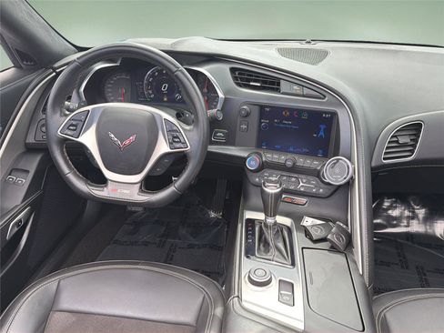 Used 2015 Chevrolet Corvette Z06 w/ 3LZ Preferred Equipment Group RWD image 21